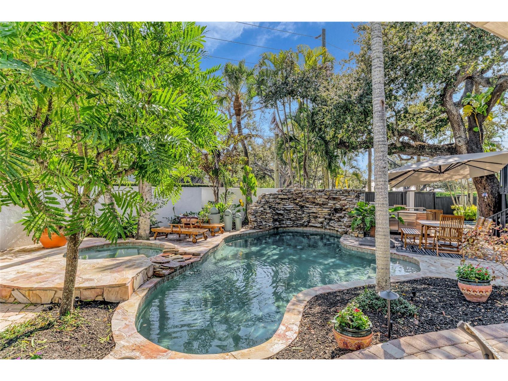 1611 Hyde Park Street Sarasota FL 34239 A4683619 image70