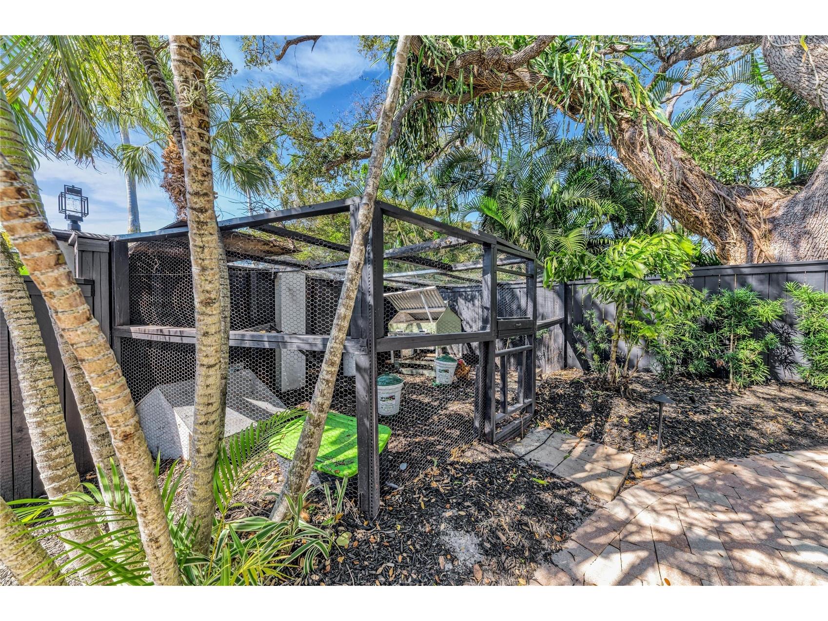 1611 Hyde Park Street Sarasota FL 34239 A4683619 image72