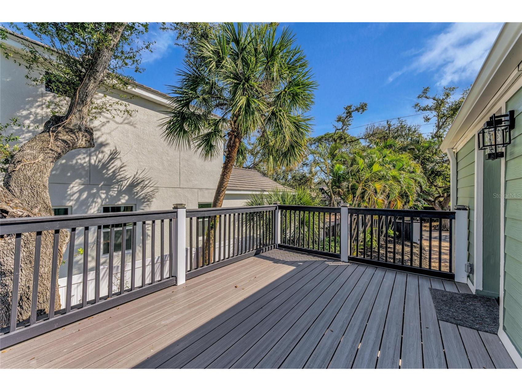 1611 Hyde Park Street Sarasota FL 34239 A4683619 image75