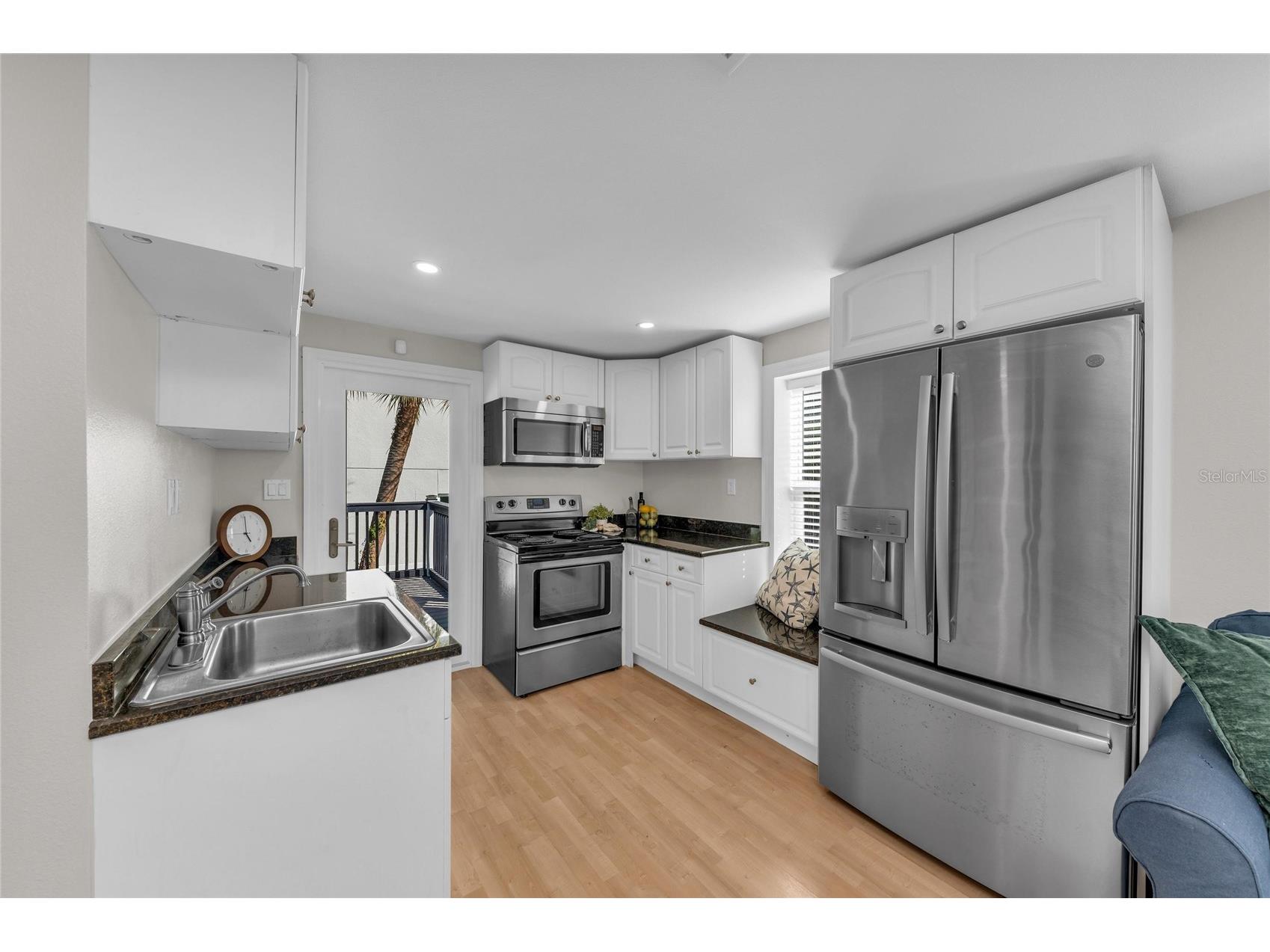 1611 Hyde Park Street Sarasota FL 34239 A4683619 image77