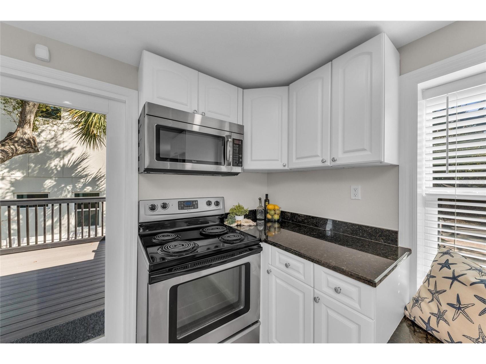 1611 Hyde Park Street Sarasota FL 34239 A4683619 image78