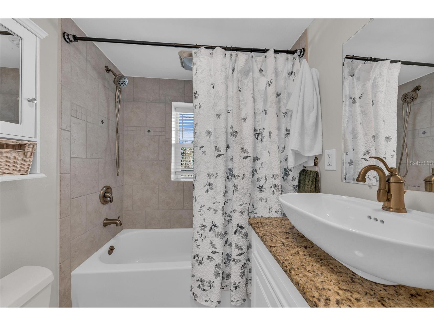 1611 Hyde Park Street Sarasota FL 34239 A4683619 image85