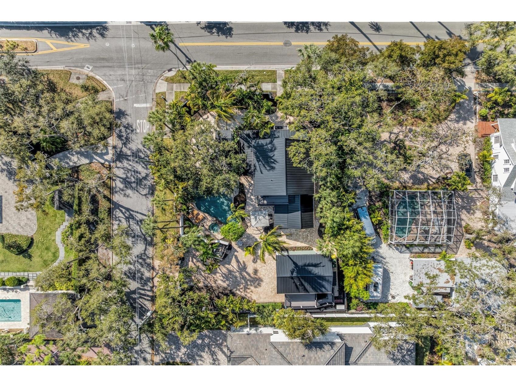 1611 Hyde Park Street Sarasota FL 34239 A4683619 image94