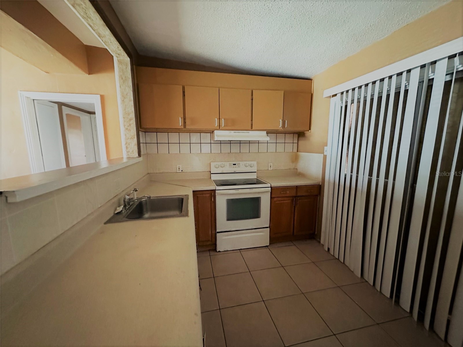 1611 Pontiac Court Orlando FL 32808 O6407081 image6