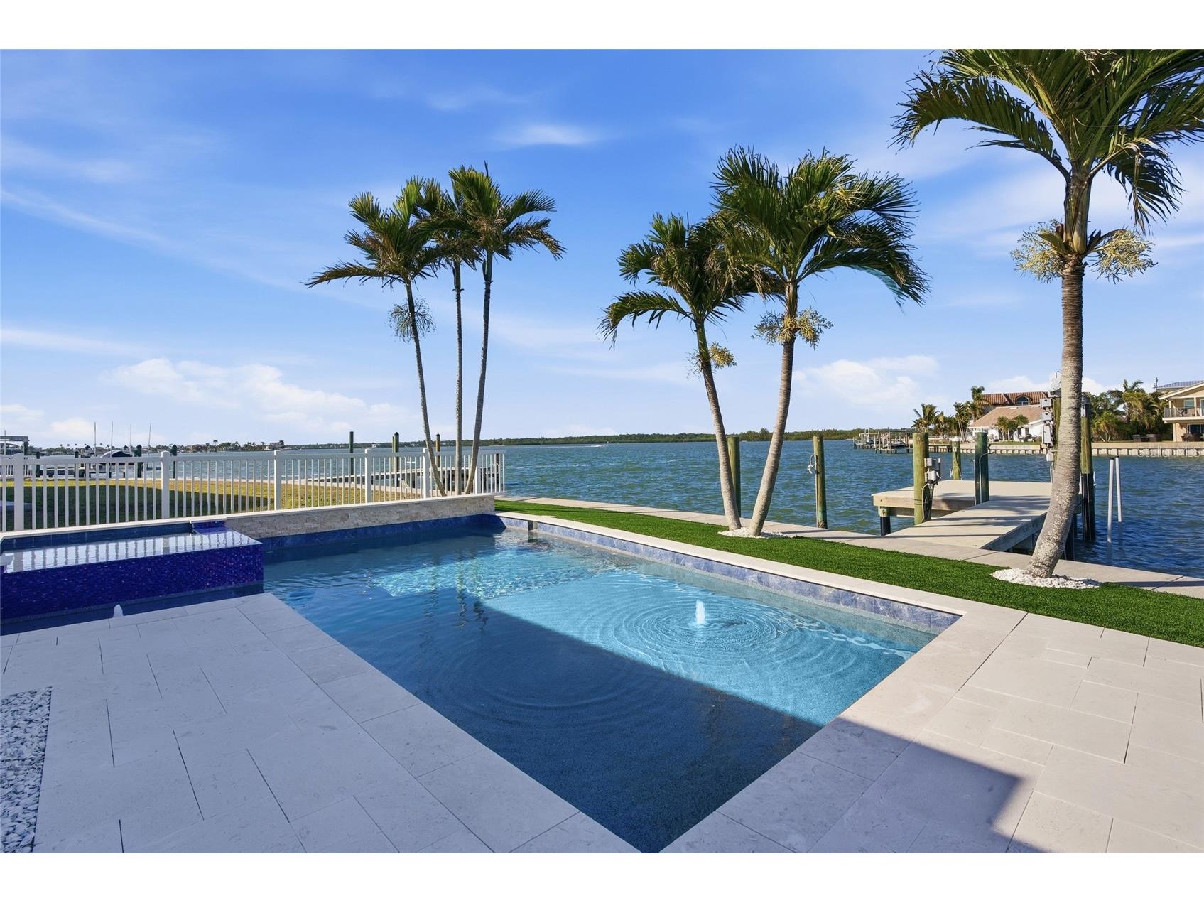 16113 5th Street E Redington Beach FL 33708 - BOCA CIEGA BAY TB8490844 image2