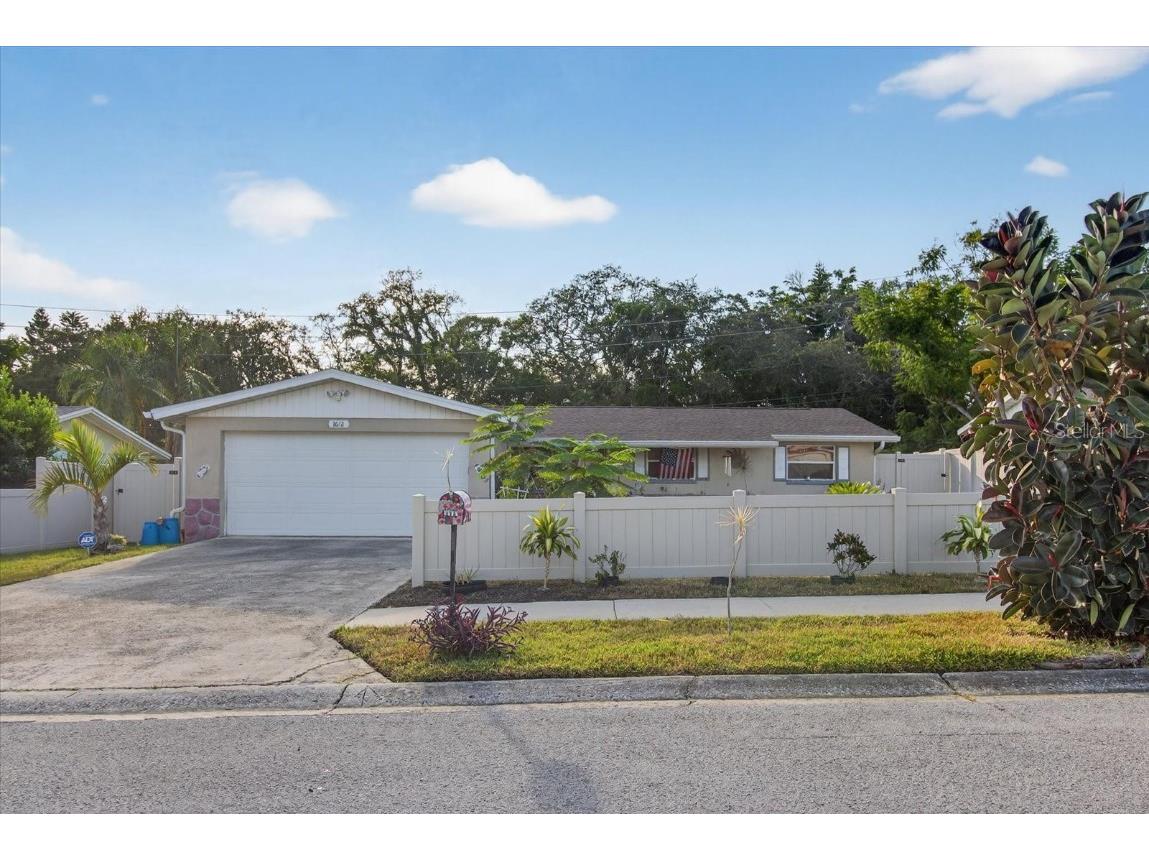 1612 Coppertree Drive Tarpon Springs FL 34689 W7879515 image1