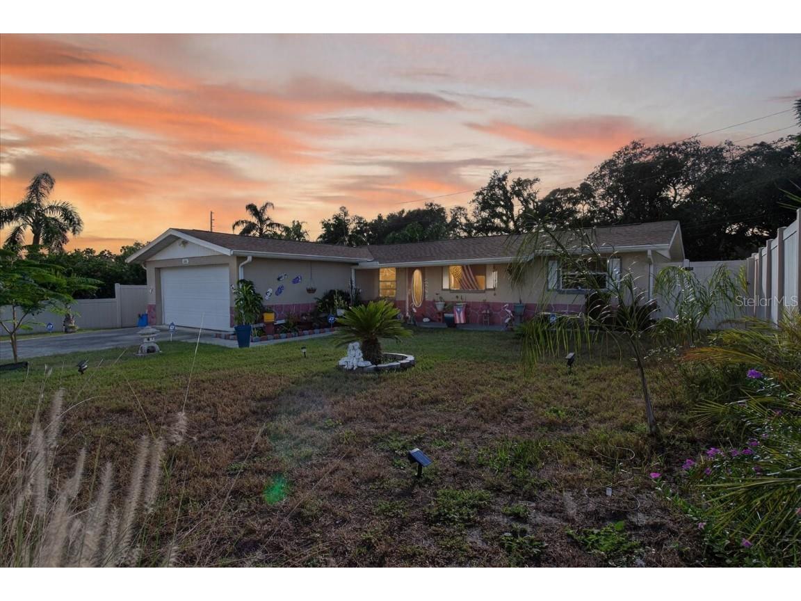 1612 Coppertree Drive Tarpon Springs FL 34689 W7879515 image2