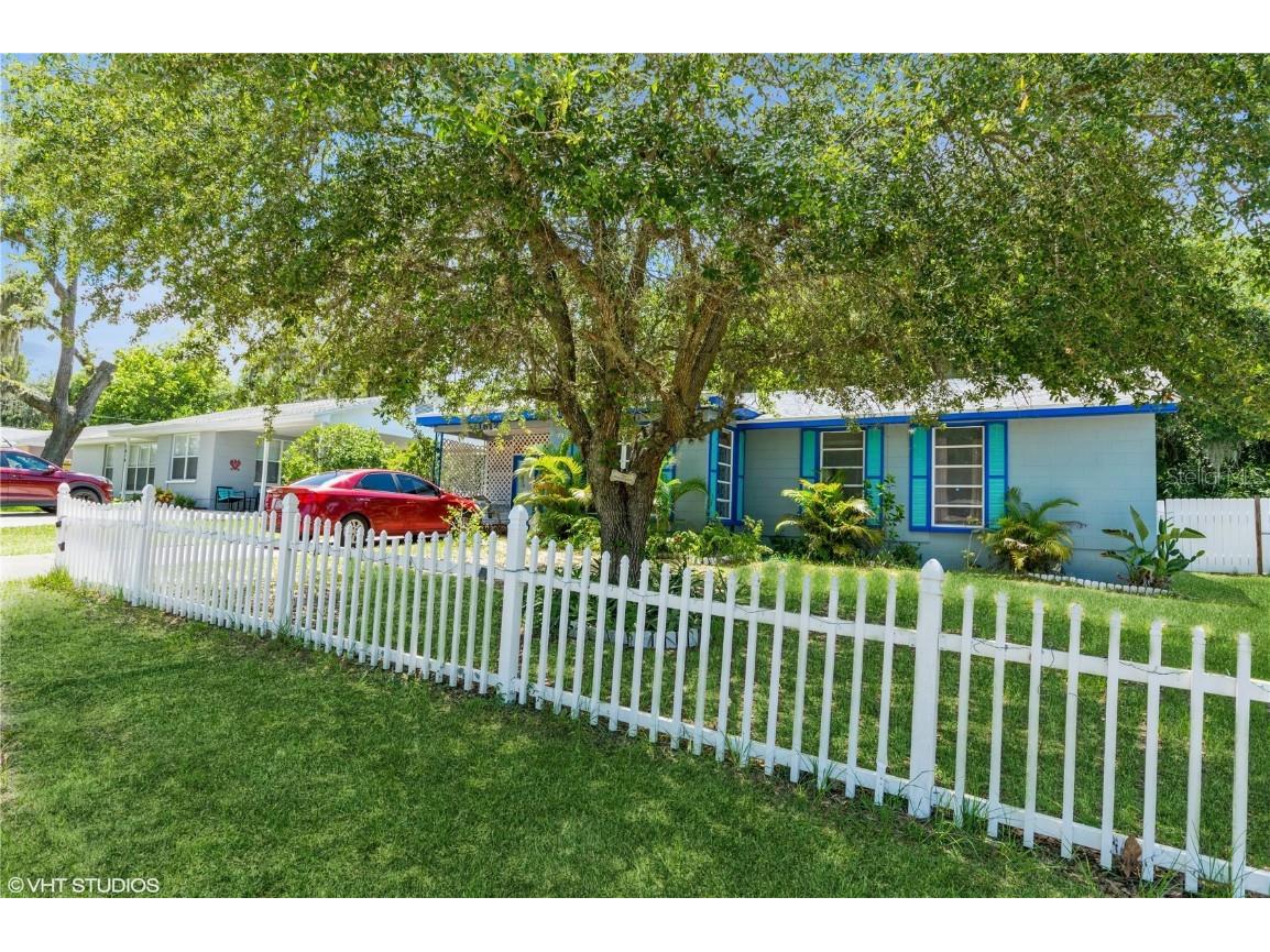 1612 Crest Avenue Leesburg FL 34748 O6217188 image1