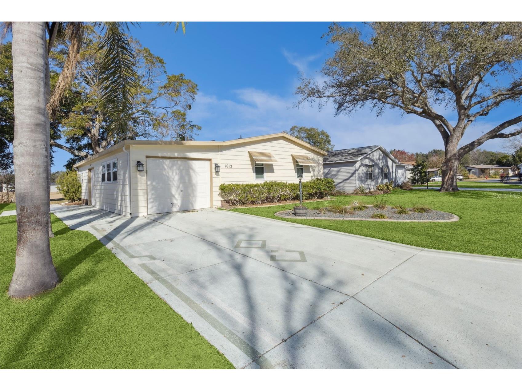 1612 E Schwartz Boulevard Lady Lake FL 32159 O6376526 image1