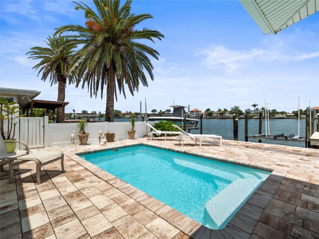 16129 4th Street E Redington Beach FL 33708 TB8452580 image46