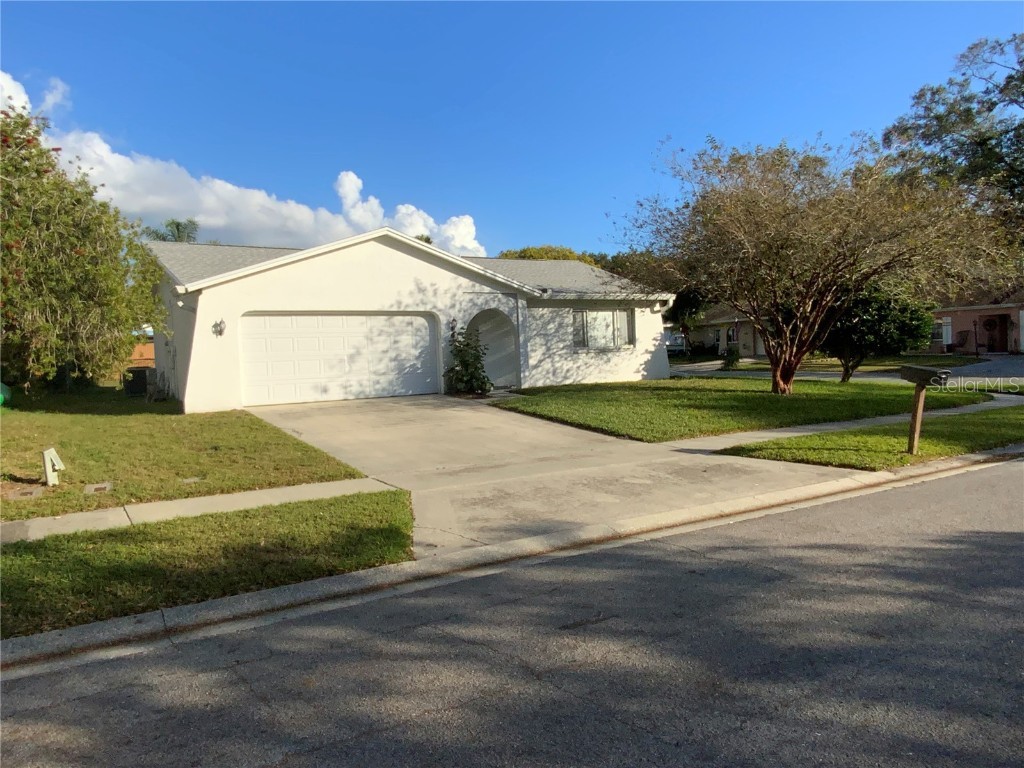 1613 E Groveleaf Avenue Palm Harbor FL 34683 U8146438 image1