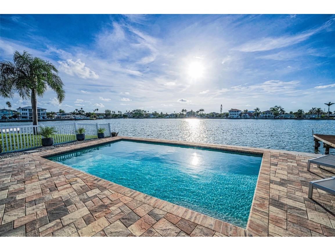 16137 4th Street E Redington Beach FL 33708 TB8405434 image3