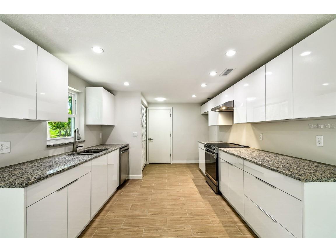 16138 Manorwood Circle Tampa FL 33624 TB8399177 image9