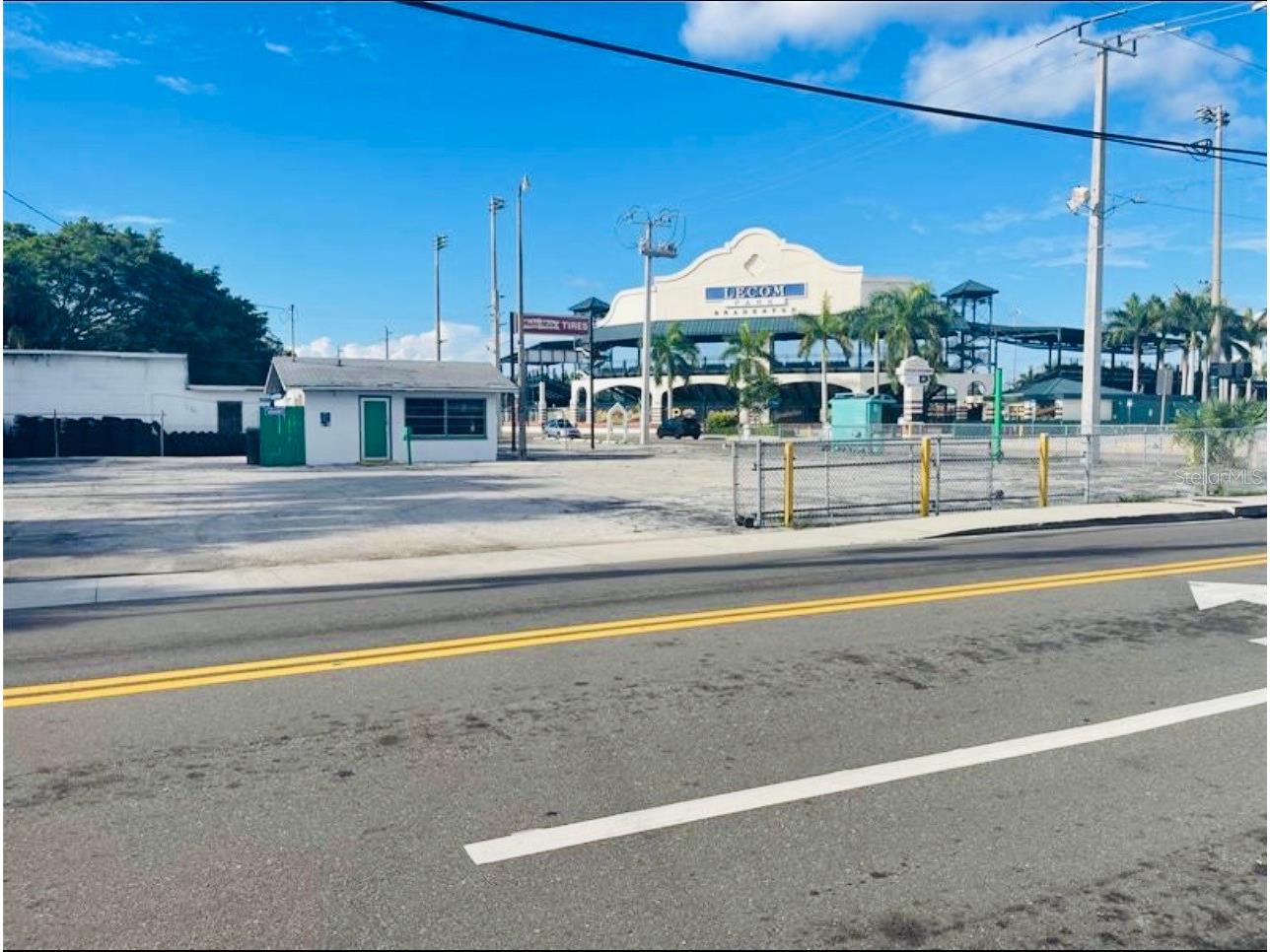 1614 9th Street W Bradenton FL 34205 A4686471 image1