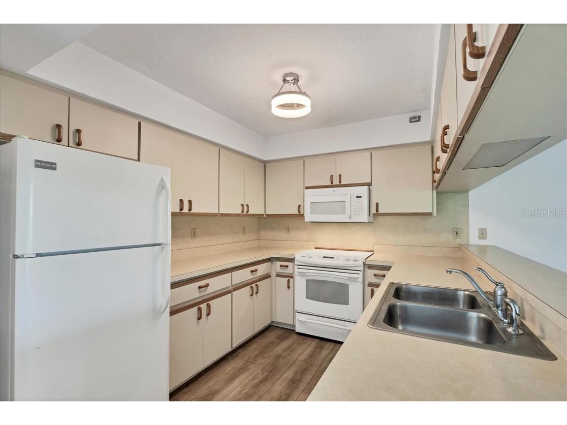 1614 Quail Lake Dr Venice FL 34293 N6139313 image3