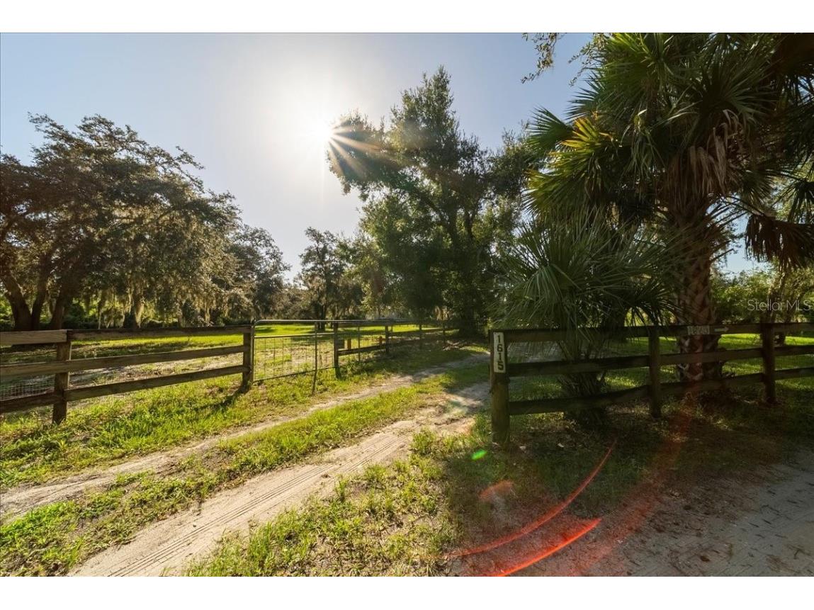 1615 Darby Road Sarasota FL 34240 A4661995 image2