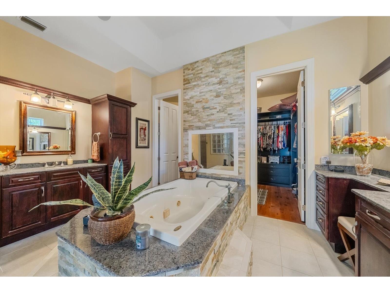 1615 Heritage Drive Valrico FL 33594 A4691532 image34