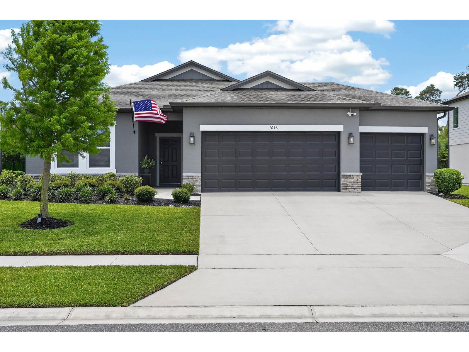 1615 Meadowlark Drive Deltona FL 32725 V4949417 image1