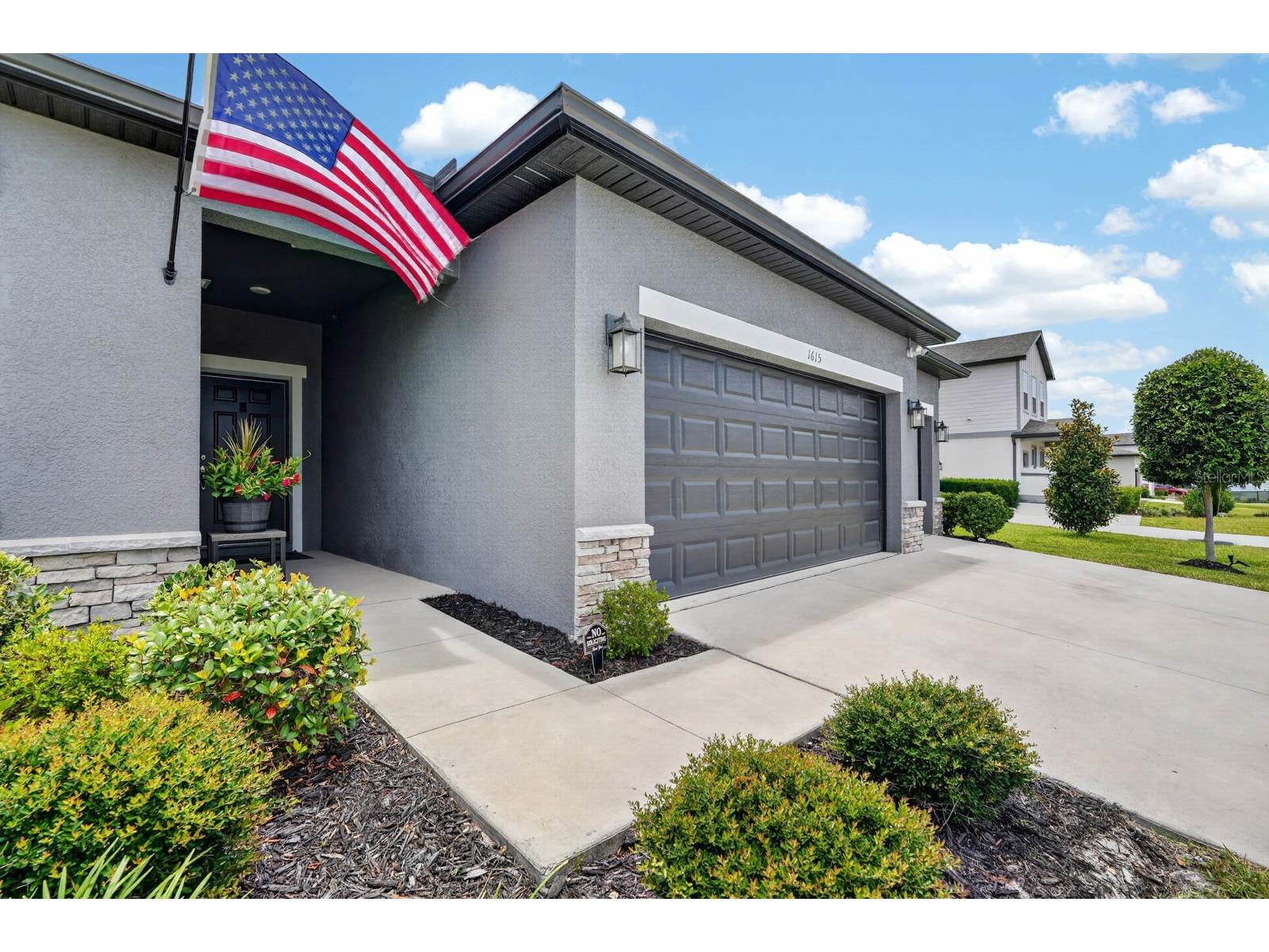 1615 Meadowlark Drive Deltona FL 32725 V4949417 image2