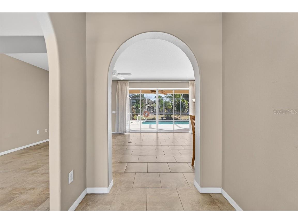 1615 Oracle Drive Ruskin FL 33573 TB8451039 image11