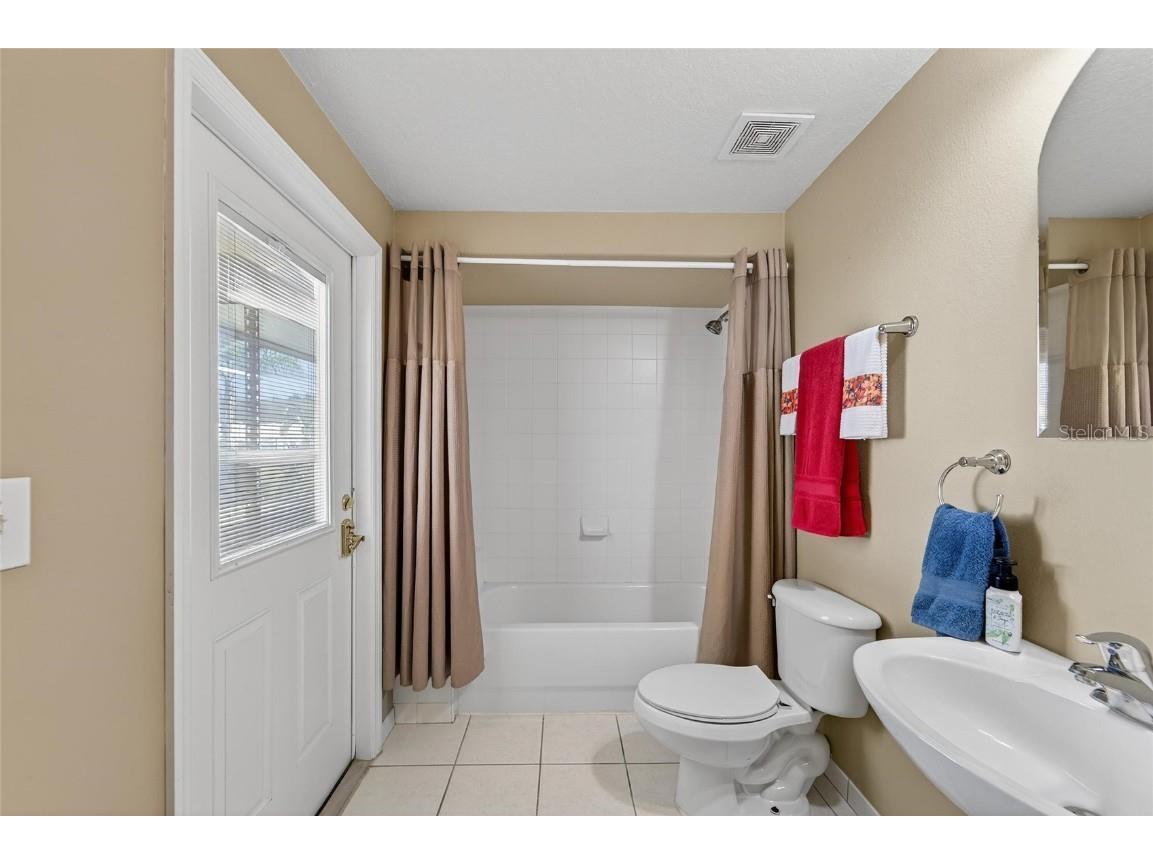 1615 Oracle Drive Ruskin FL 33573 TB8451039 image48