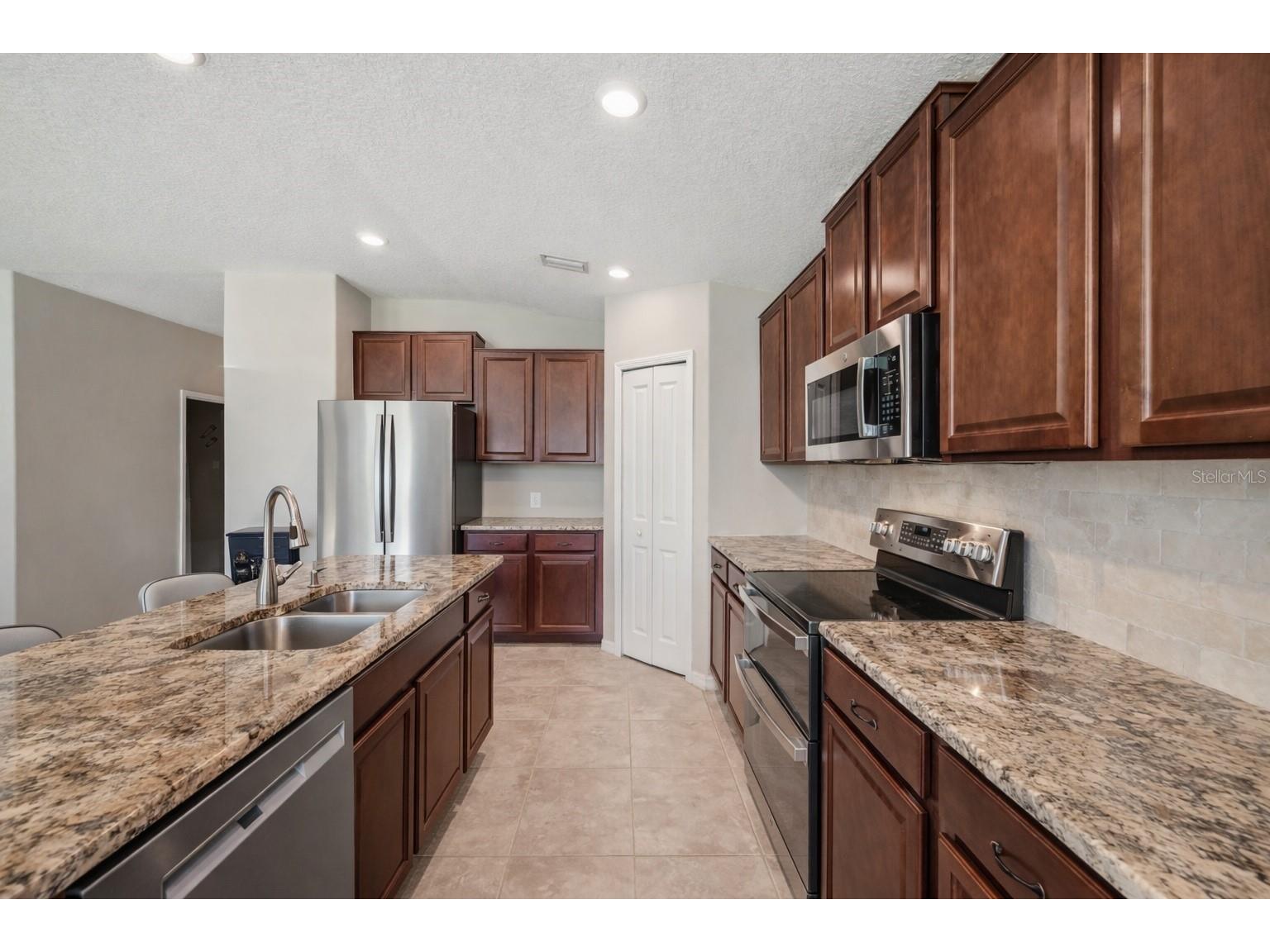 1615 Redmond Brook Lane Ruskin FL 33570 TB8474256 image9