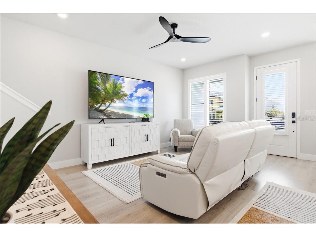 1615 Springwell Lane Sarasota FL 34240 A4689156 image8