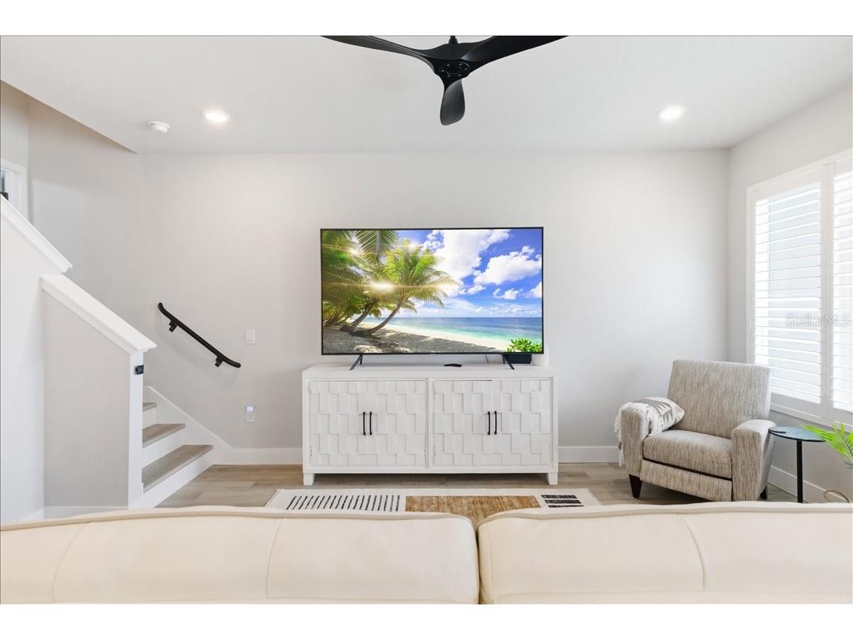 1615 Springwell Lane Sarasota FL 34240 A4689156 image9