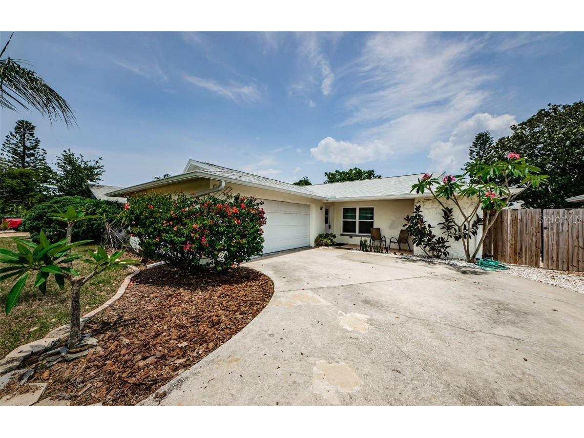 1615 Stonehaven Way Tarpon Springs FL 34689 TB8377140 image1