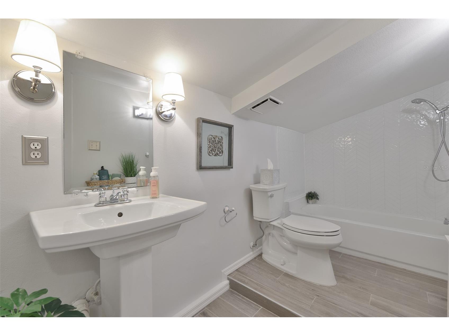 1615 W Watrous Avenue Tampa FL 33606 TB8497322 image35
