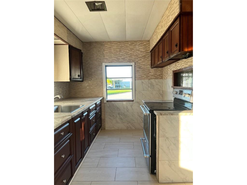 1616 Olympia Fields Street #5 Sarasota FL 34234 A4663325 image11