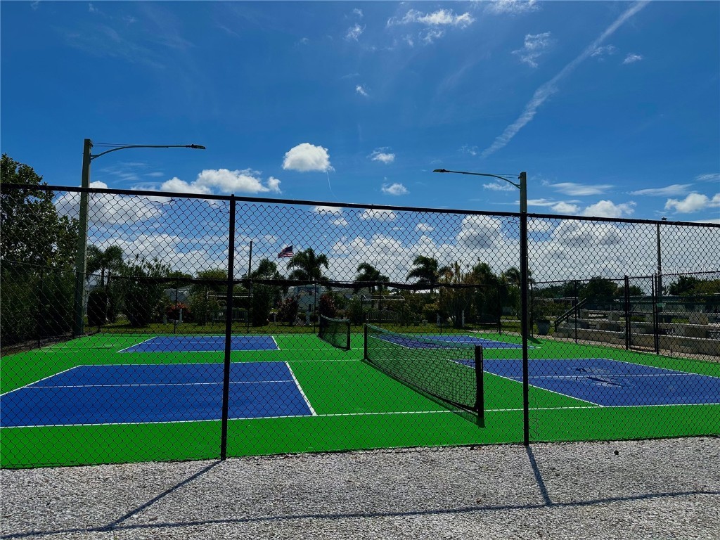 1616 Olympia Fields Street #5 Sarasota FL 34234 A4663325 image32