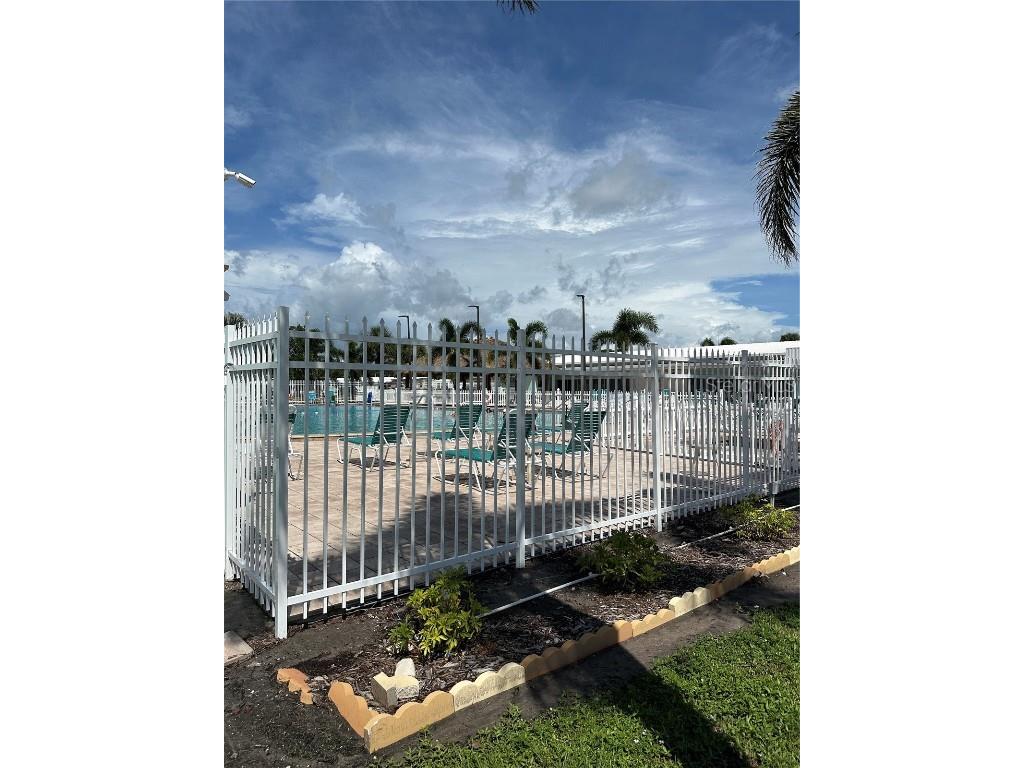 1616 Olympia Fields Street #5 Sarasota FL 34234 A4663325 image34