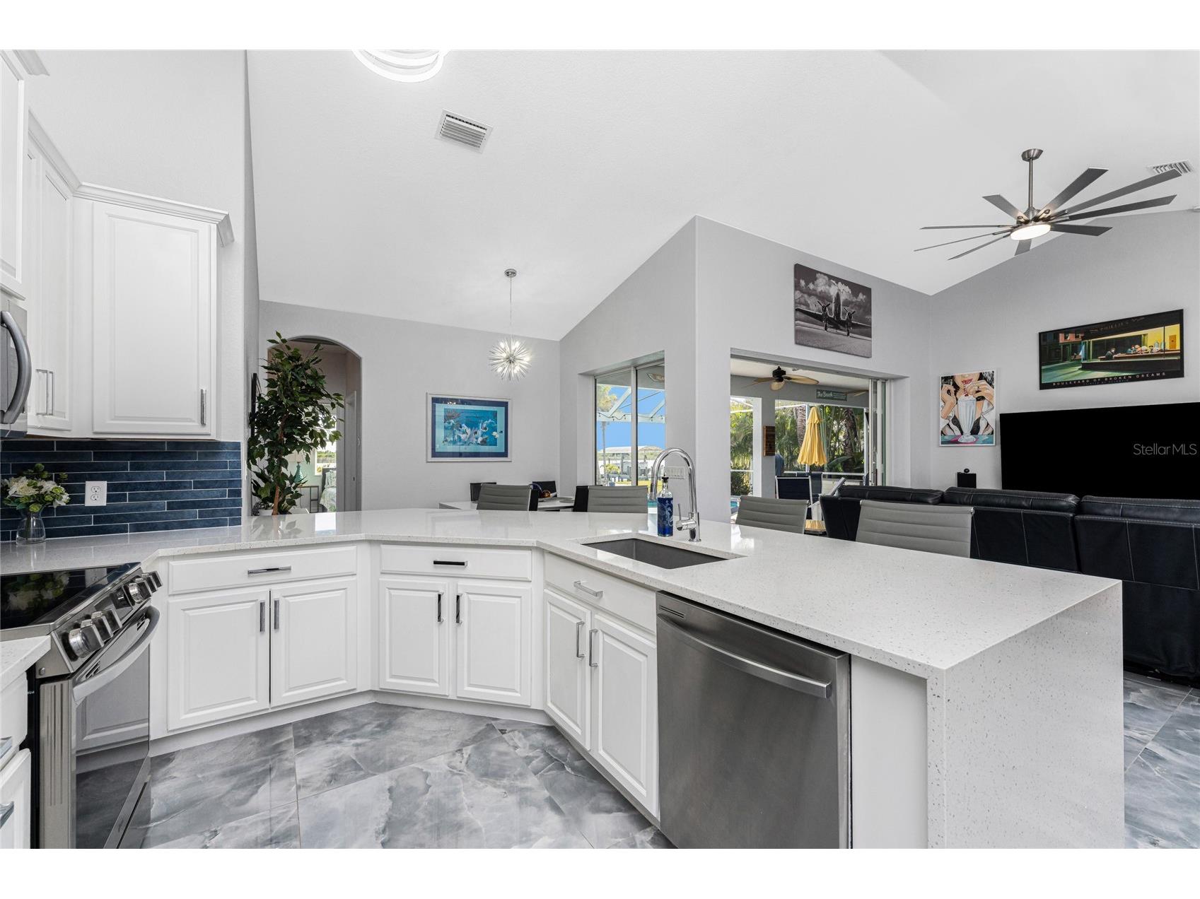 16168 La Barge Circle Port Charlotte FL 33981 - INTERCEPTOR LAGOON TB8464083 image12