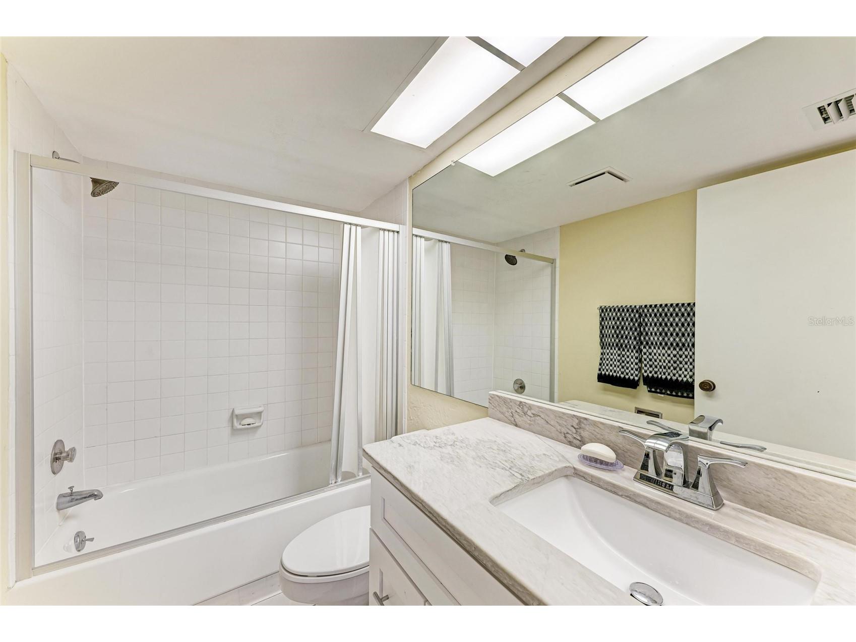 1617 Bayhouse Court #121 Sarasota FL 34231 A4677618 image31
