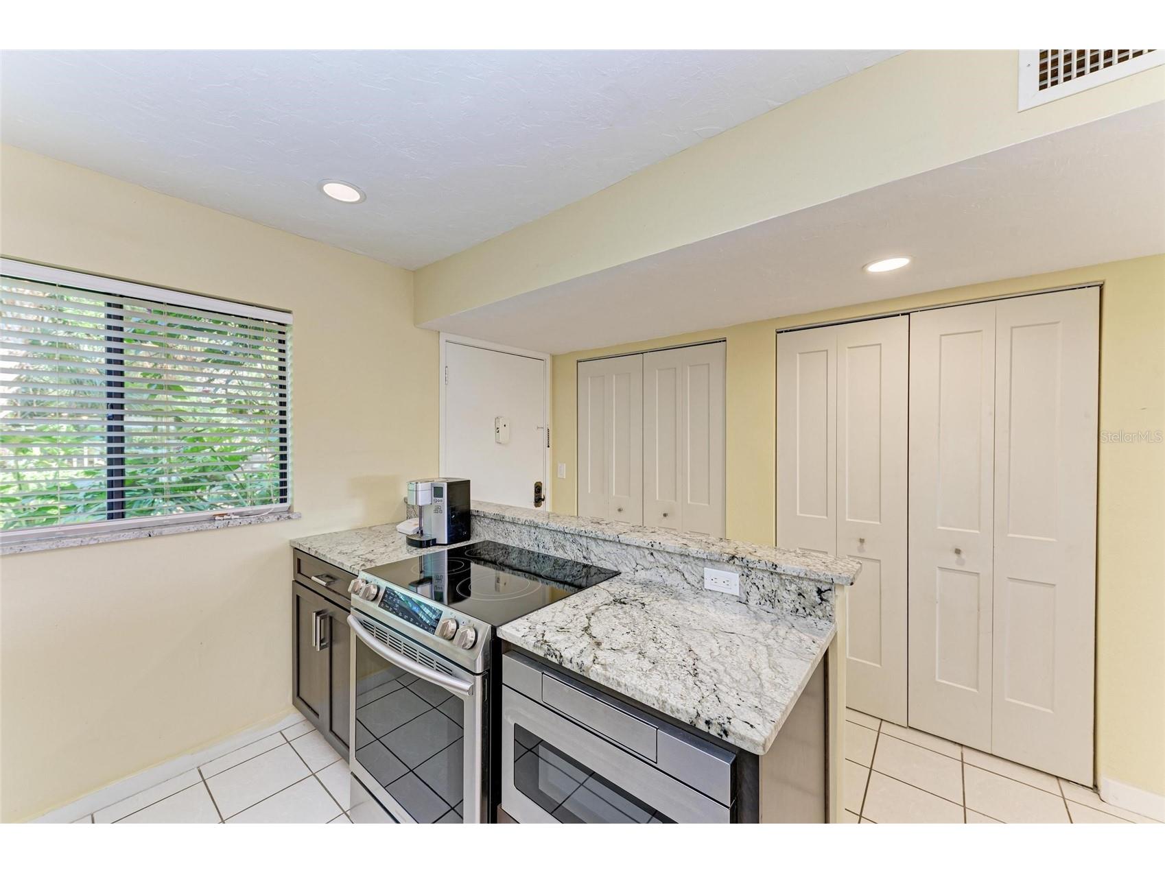 1617 Bayhouse Court #121 Sarasota FL 34231 A4677618 image9