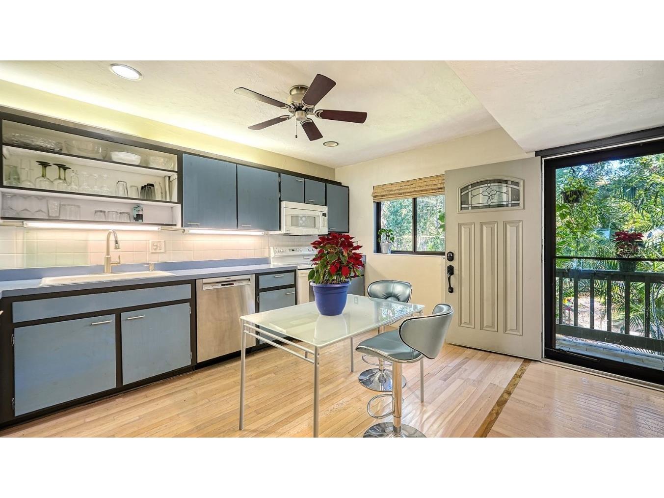 1617 Bayhouse Court #BA221 Sarasota FL 34231 A4627487 image4