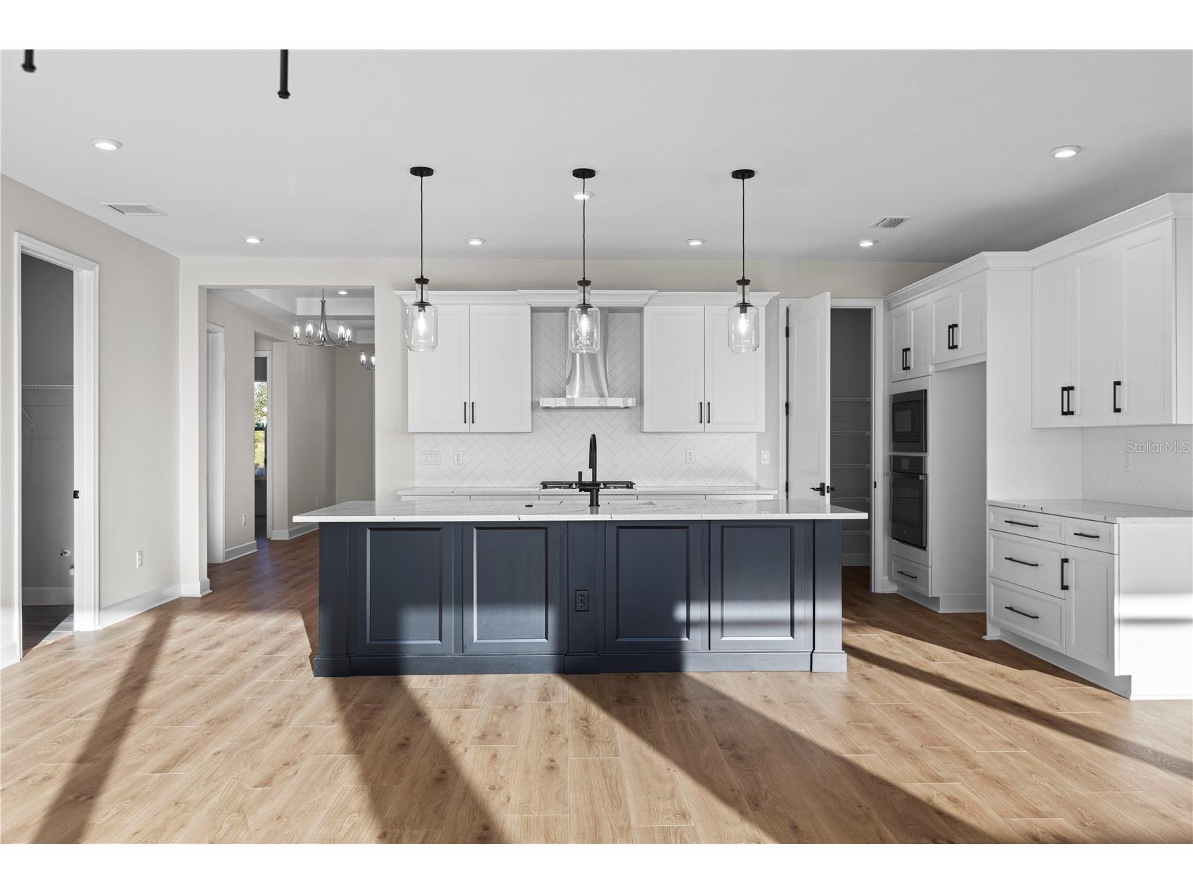 1617 Bellagio Loop Tavares FL 32778 - LAKE HARRIS W7886577 image2