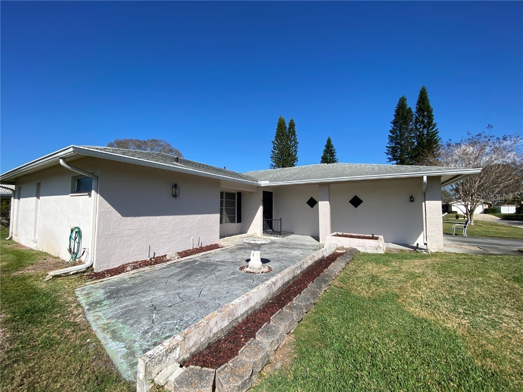 1617 Heather Place Palm Harbor FL 34684 - LAKE TARPON U8226871 image1