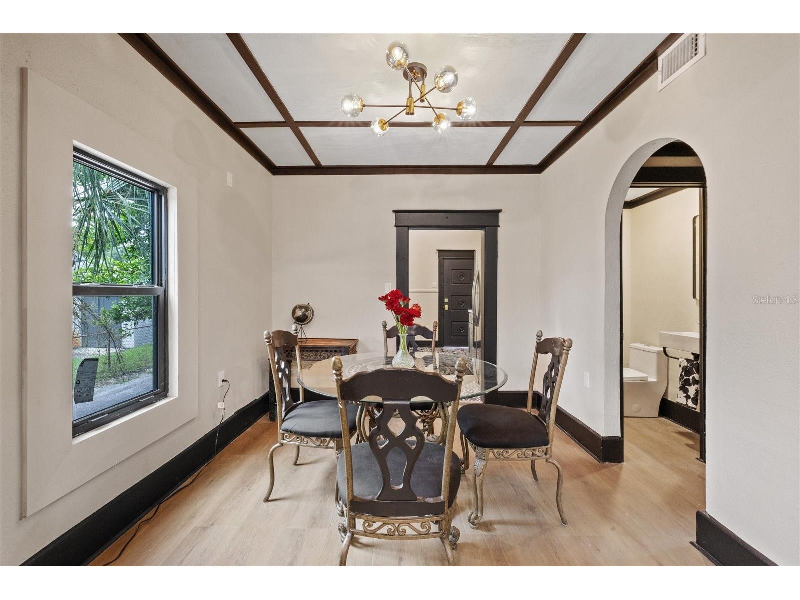 1618 12th Street S Saint Petersburg FL 33705 W7886720 image16