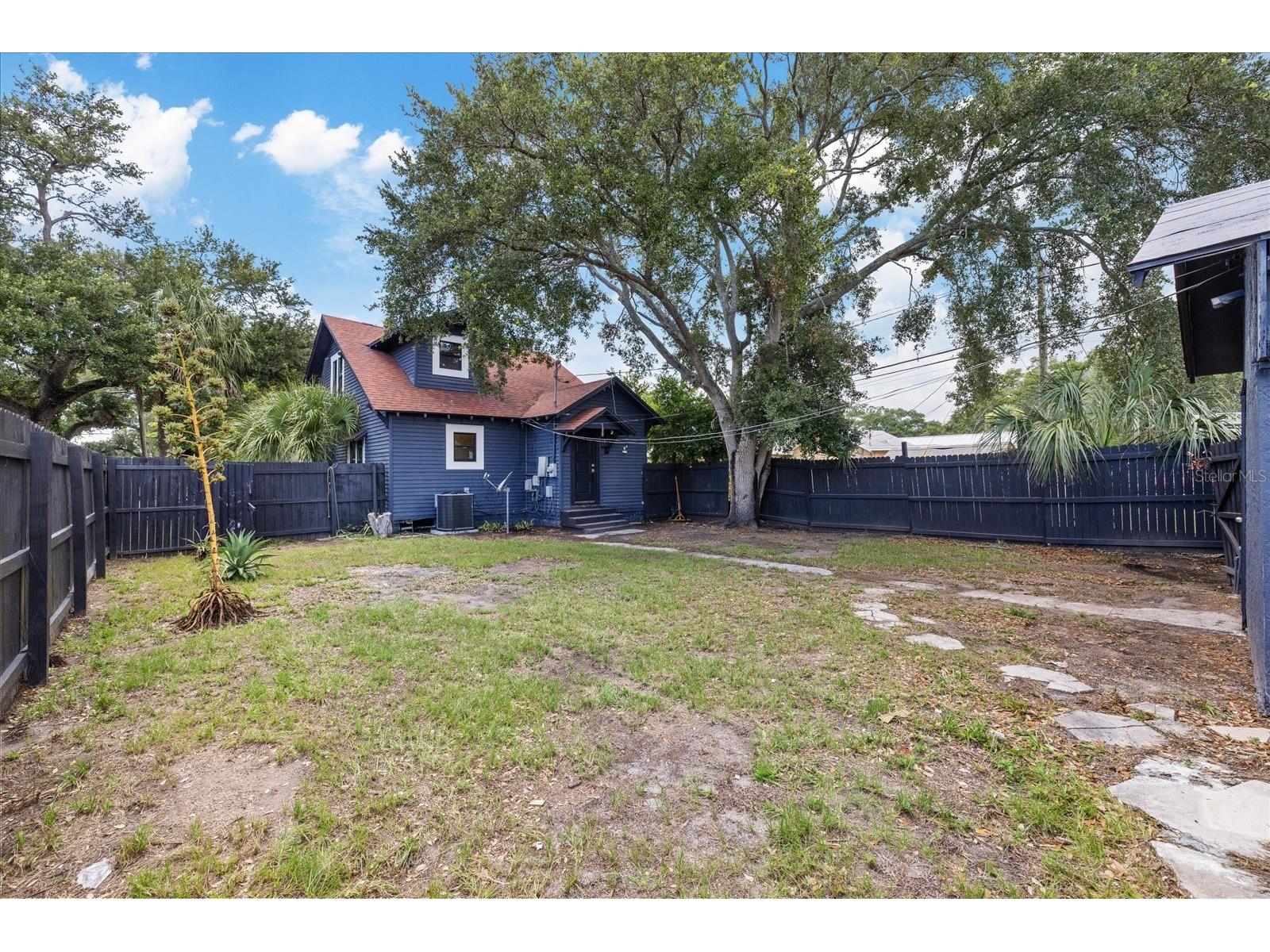 1618 12th Street S Saint Petersburg FL 33705 W7886720 image2