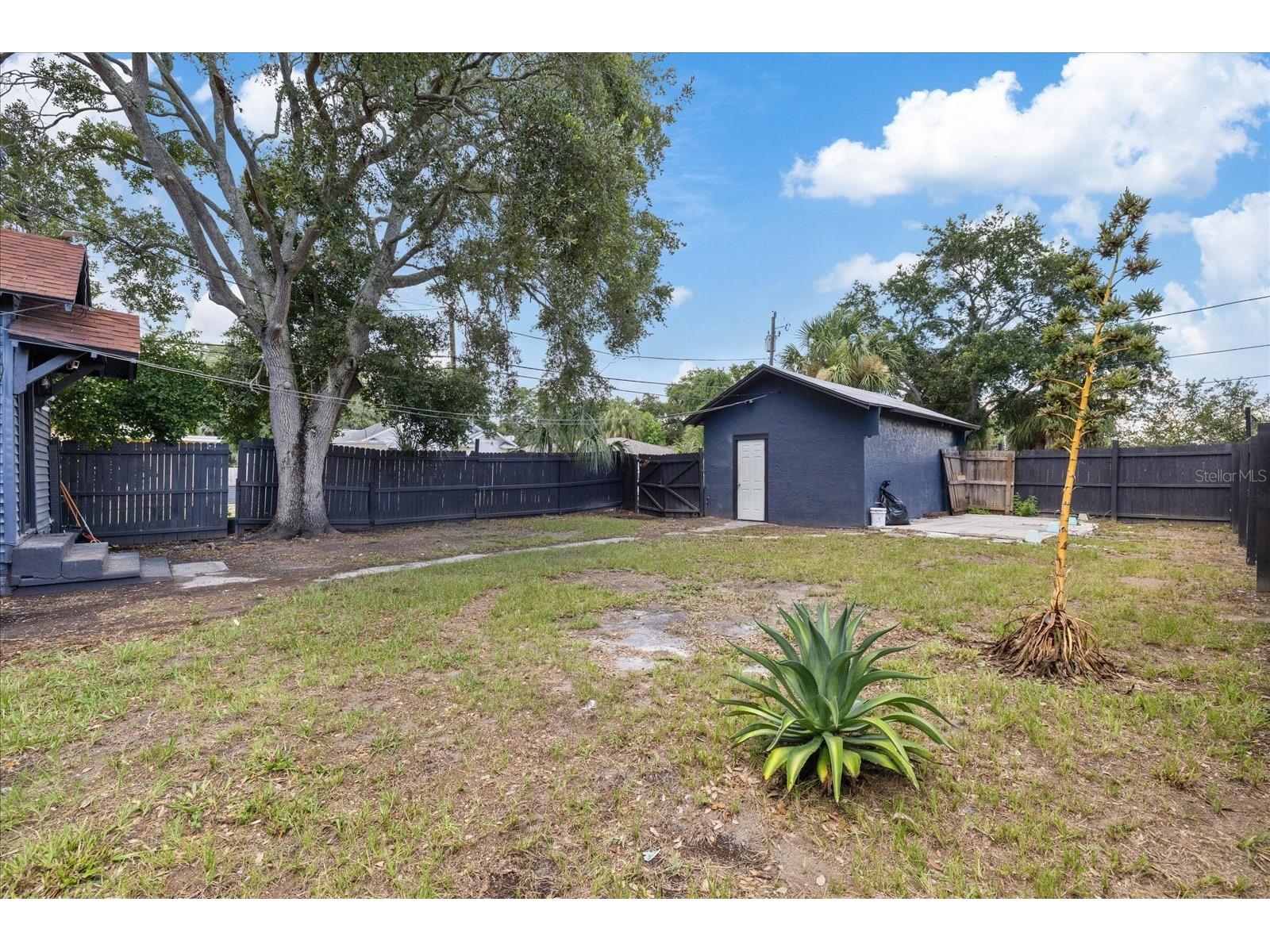 1618 12th Street S Saint Petersburg FL 33705 W7886720 image3