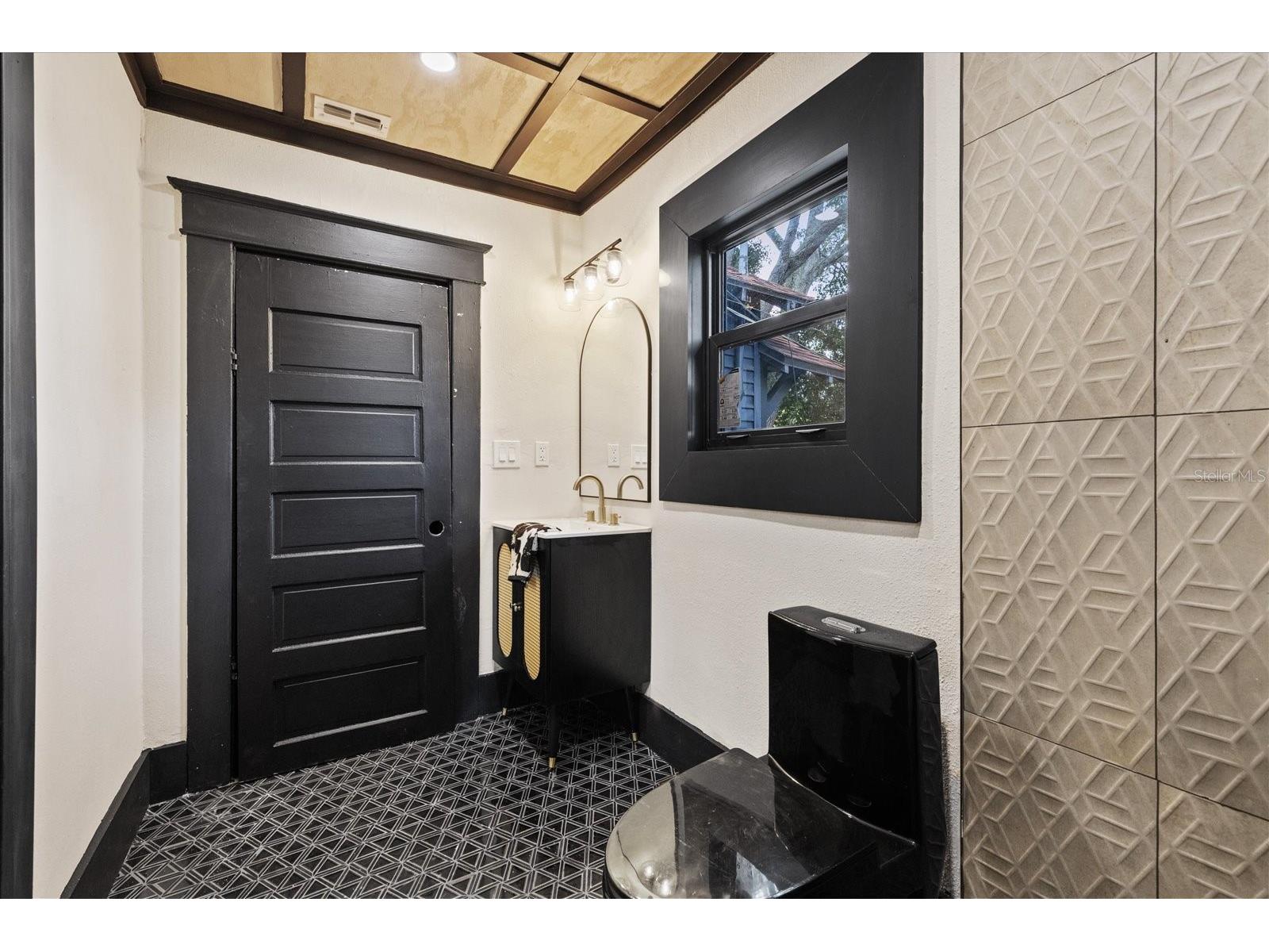 1618 12th Street S Saint Petersburg FL 33705 W7886720 image30