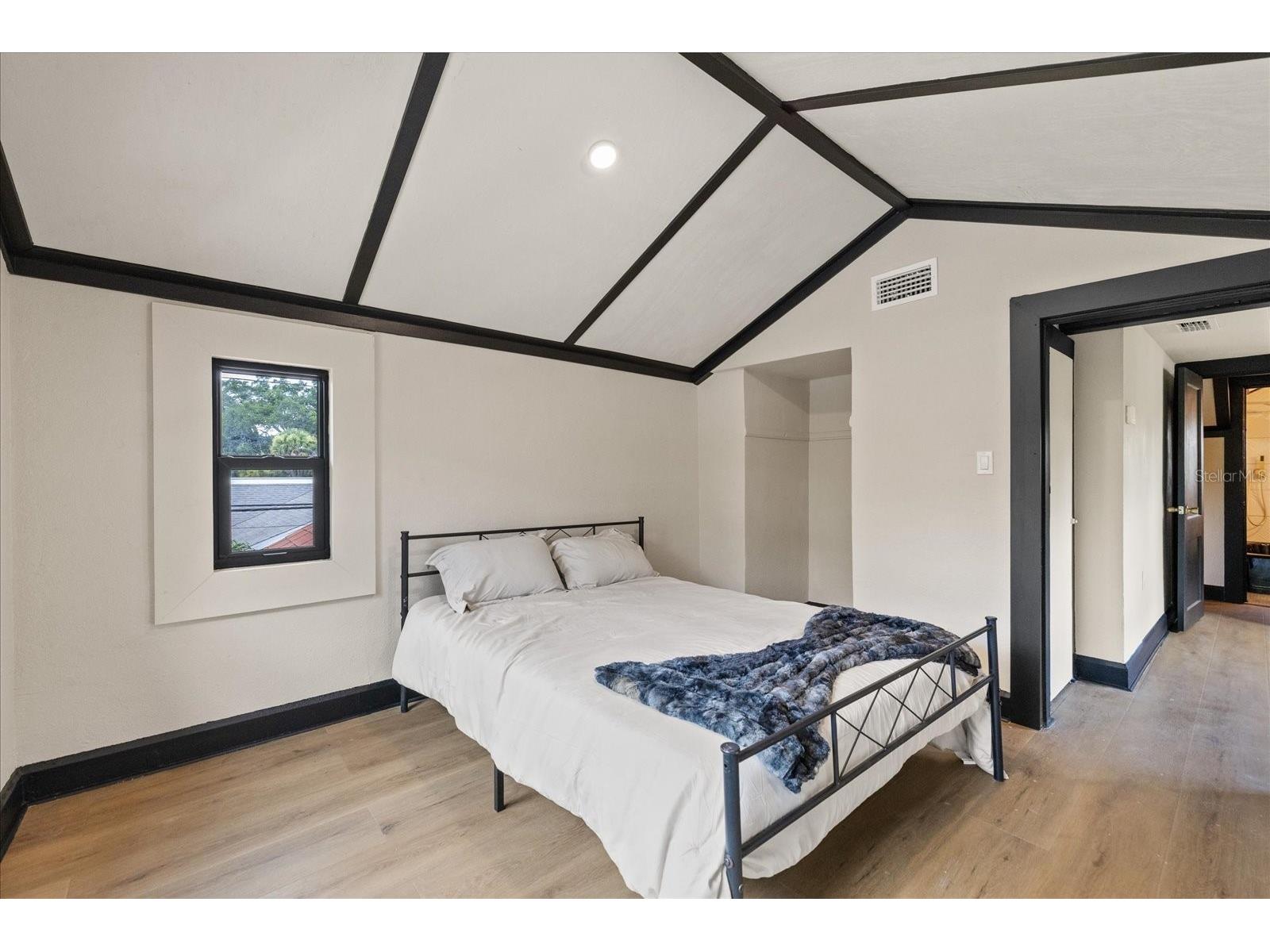 1618 12th Street S Saint Petersburg FL 33705 W7886720 image34