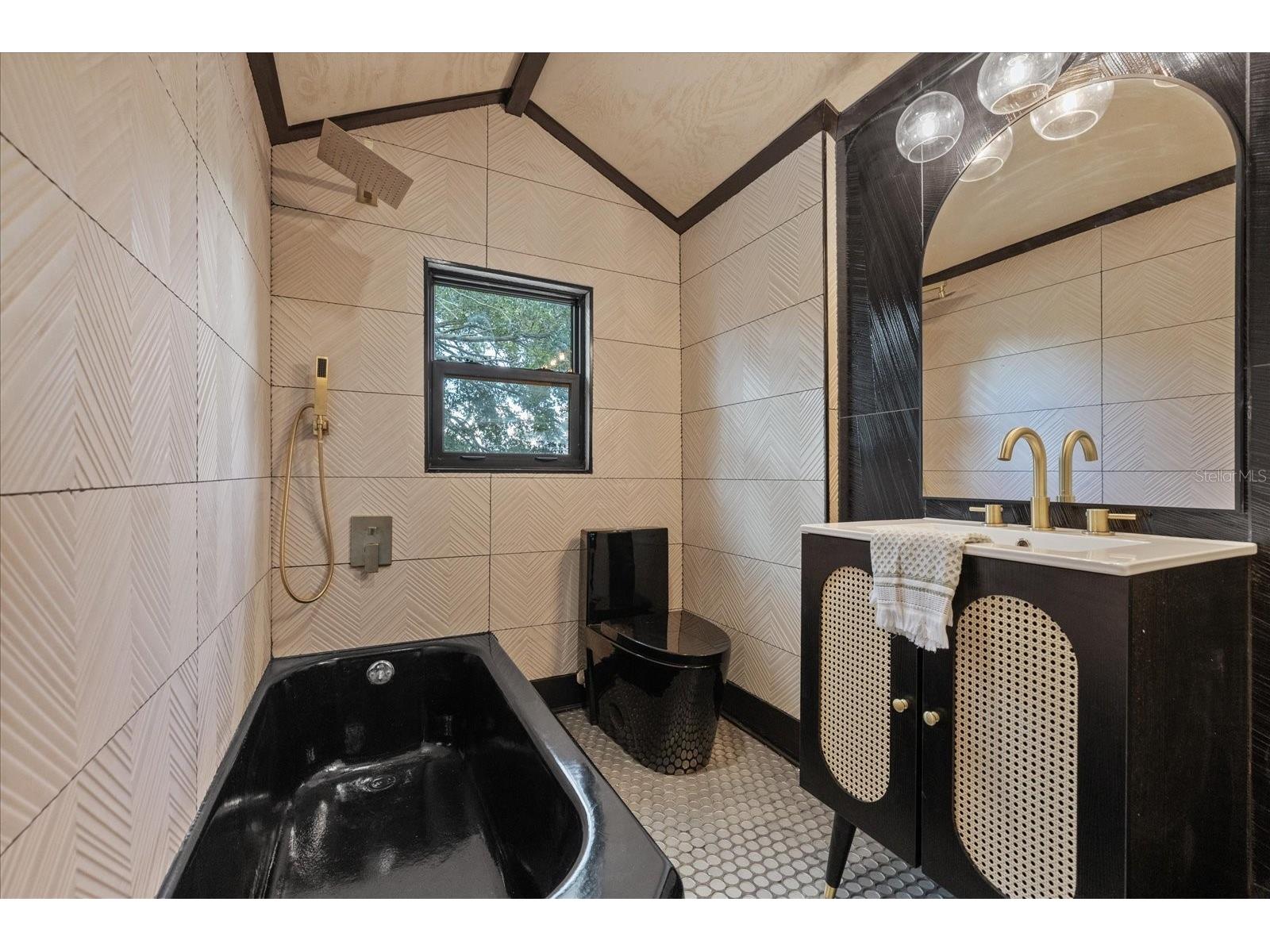 1618 12th Street S Saint Petersburg FL 33705 W7886720 image37
