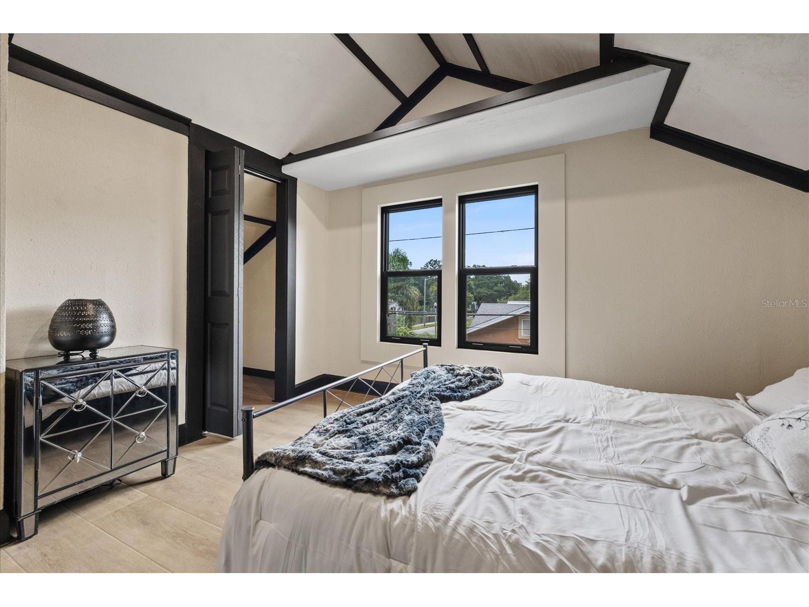 1618 12th Street S Saint Petersburg FL 33705 W7886720 image38