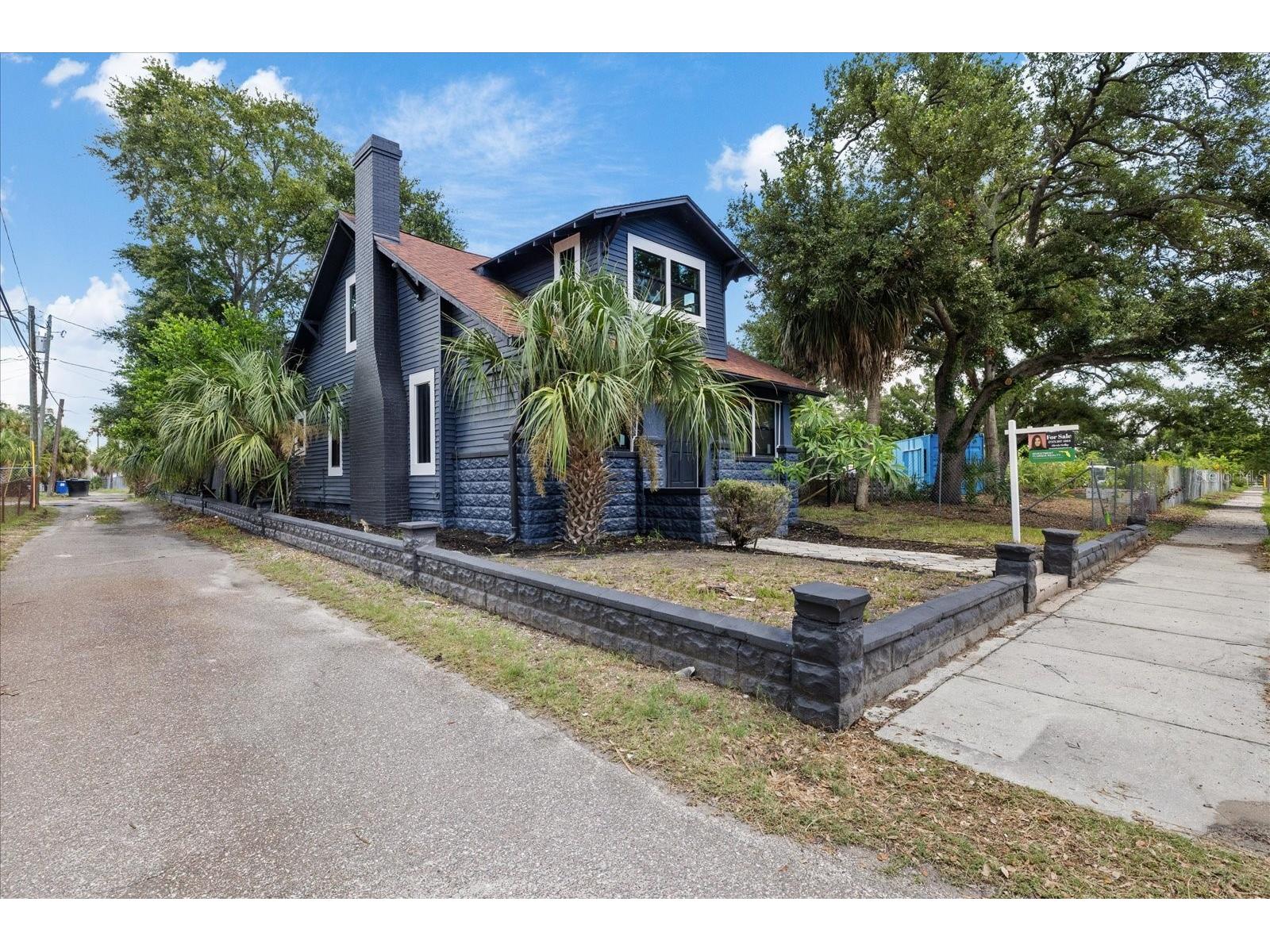 1618 12th Street S Saint Petersburg FL 33705 W7886720 image4