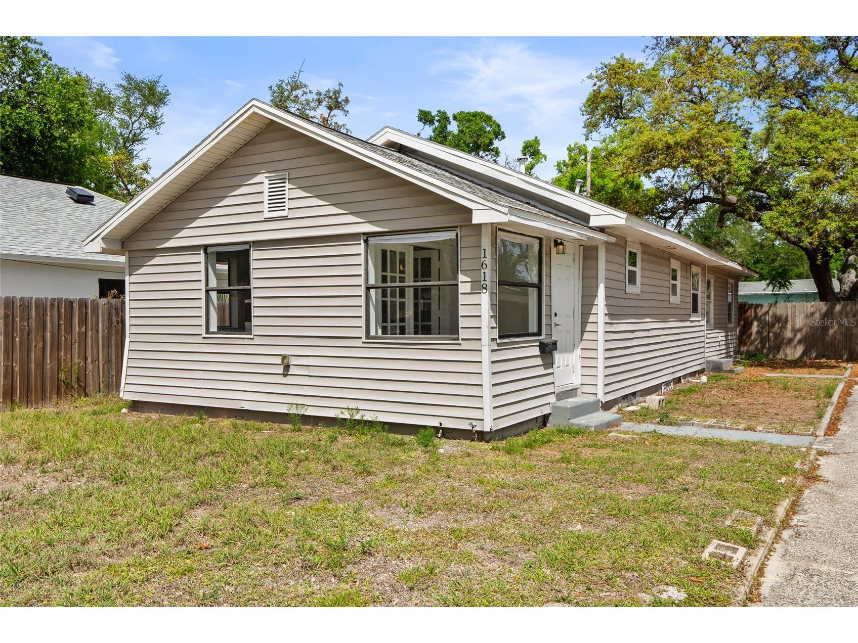 1618 43rd Street S Saint Petersburg FL 33711 A4688366 image1
