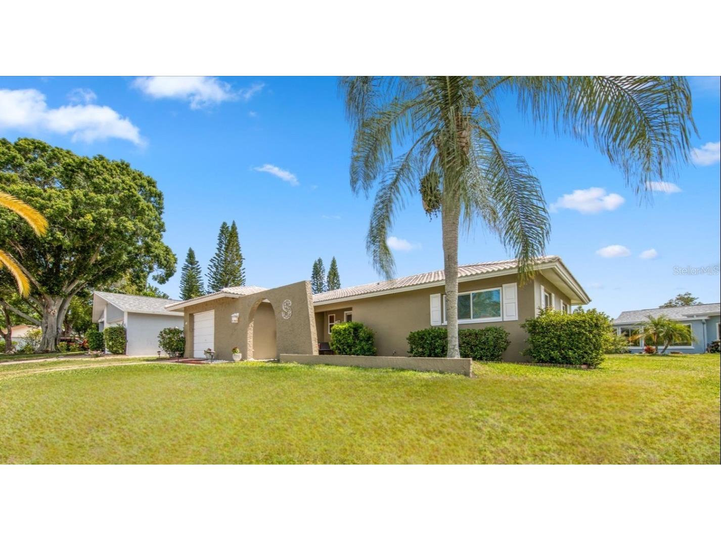 1618 Byrnedale Court Palm Harbor FL 34684 - LAKE TARPON U8239827 image1