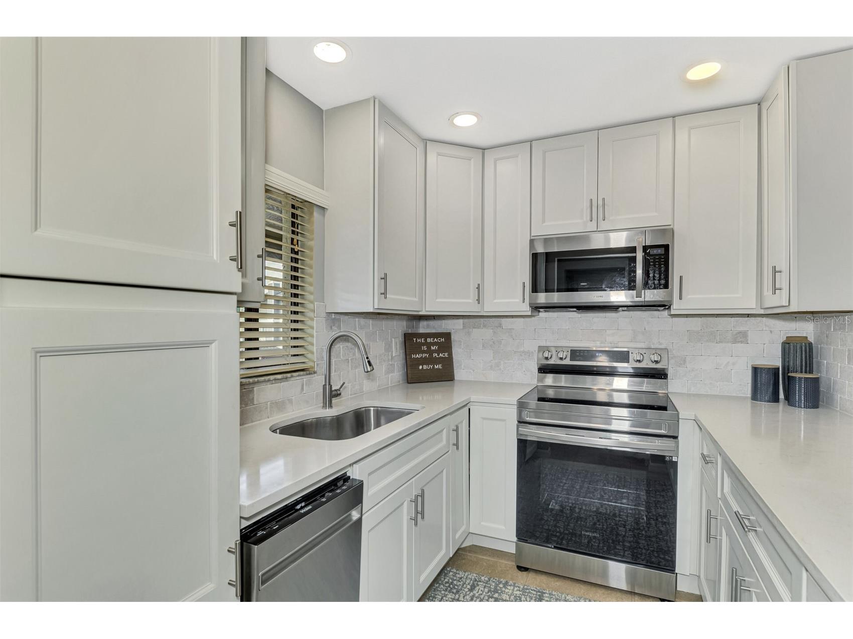 1618 Stickney Point Road #1618-202 Sarasota FL 34231 A4636170 image25